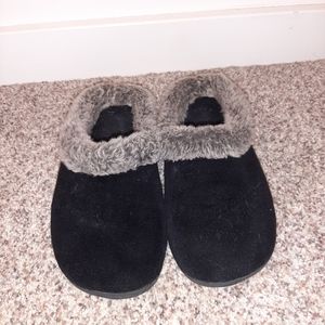Black slippers